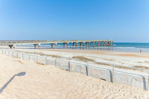 Windswept Sands, 4 Bedroom, Sleeps 11, Ocean Front, Pool