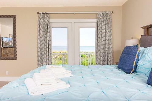 Windswept Sands, 4 Bedroom, Sleeps 11, Ocean Front, Pool