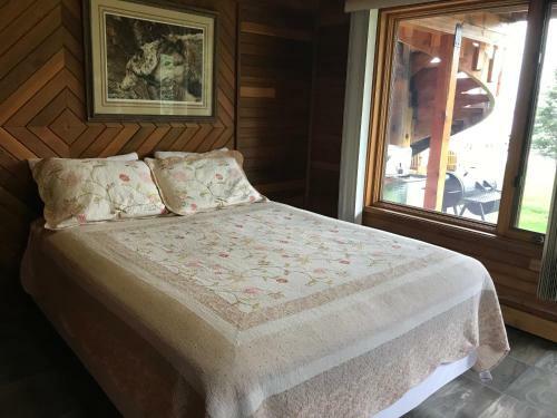 Lake Louise Lodge, Alaska