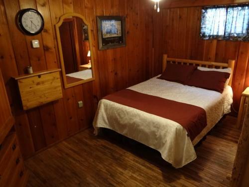 Historic Tamarack Lodge And Cabins