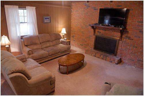 Pine Mountain Club Chalets