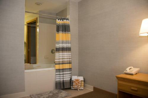 All Seasons Hotel And Resort