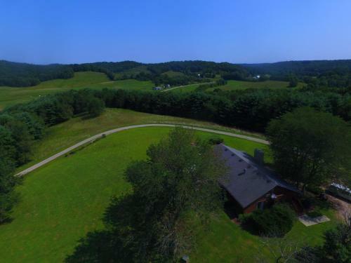 Grande Butte Lodge - Hocking Hills Home