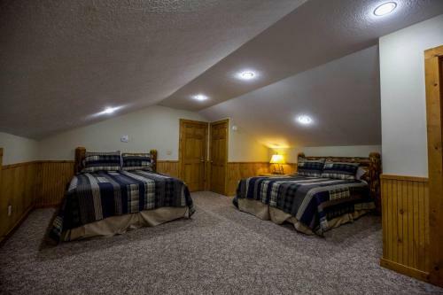 Grande Butte Lodge - Hocking Hills Home