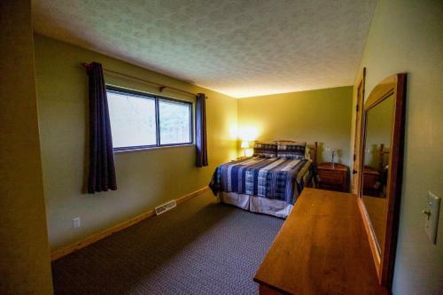 Grande Butte Lodge - Hocking Hills Home