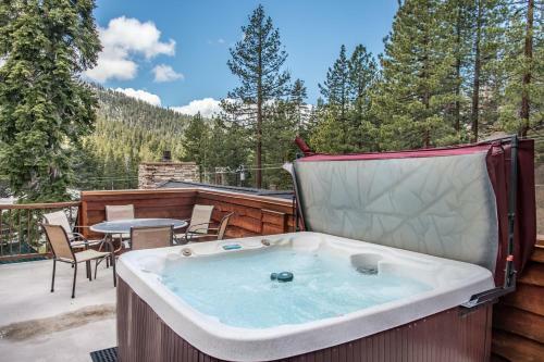 Mountain Lodge Holiday Home 163