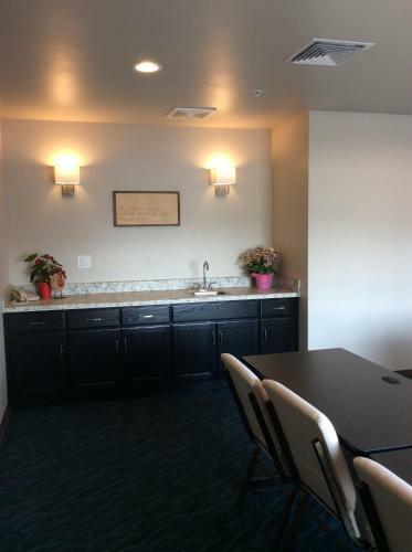 Hotel Scenic Shore Inn