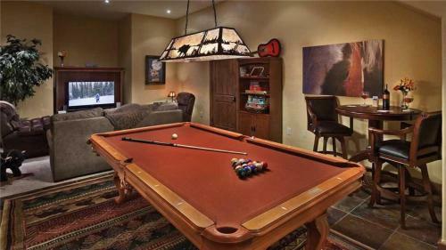 Black Bear Chalet - 4br Luxury Mountain Home