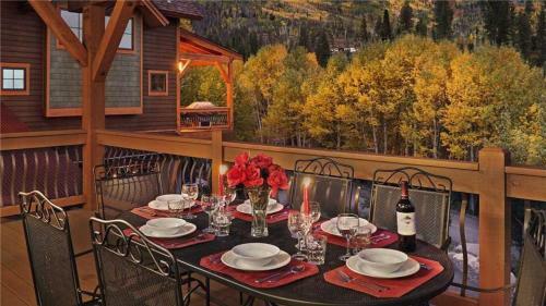 Black Bear Chalet - 4br Luxury Mountain Home