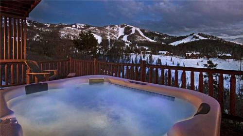 Mountain High Chalet - Quintessential Deluxe Cabin - Spectacular Views!