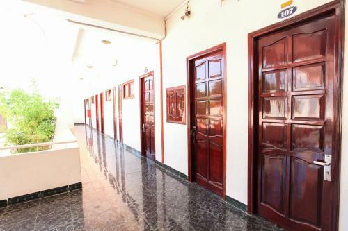 Hotel Kh�ch S?n Ninh Thu?n