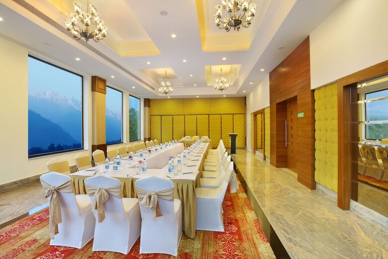 Hotel Rs Sarovar Portico