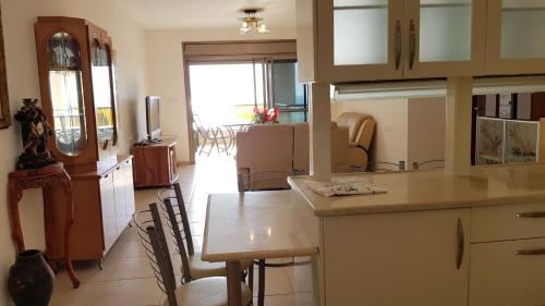 Apartment On Pierre Koenig 27