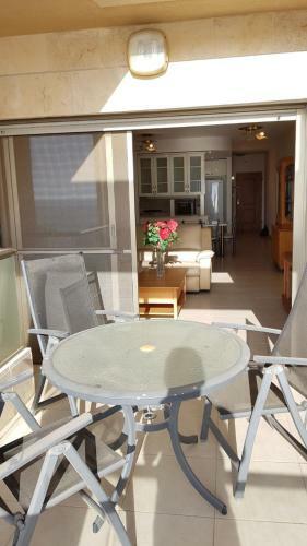 Apartment On Pierre Koenig 27