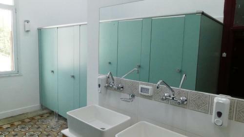 Roger�s Hostel Tel Aviv (Age 18-45)