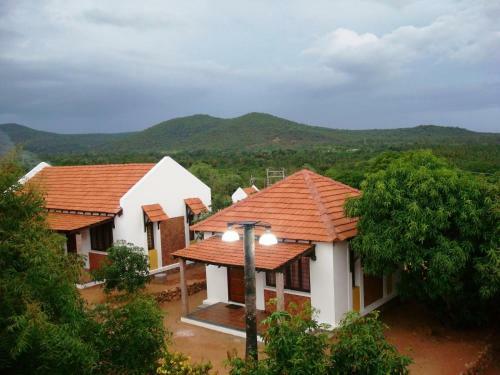 Hotel Kadambavanam Ethnic Village Resort