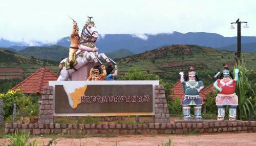 Hotel Kadambavanam Ethnic Village Resort