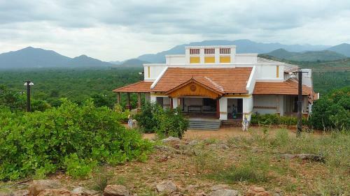 Hotel Kadambavanam Ethnic Village Resort
