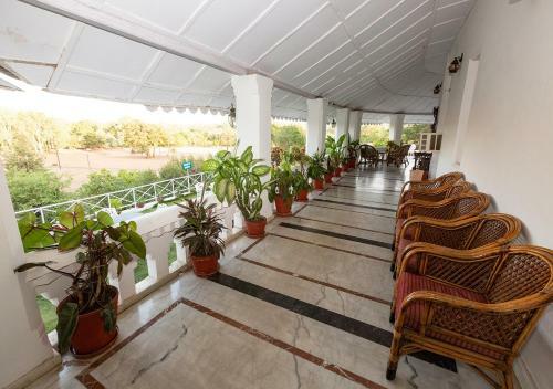 Hotel Mpt Rock End Manor, Pachmarhi