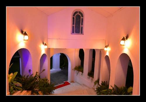 Hotel Mpt Rock End Manor, Pachmarhi