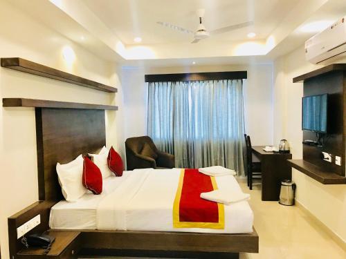 Hotel Regalia Inn &suites
