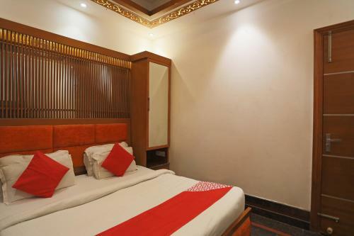 Hotel Oyo 15183 Jjk Home Stay