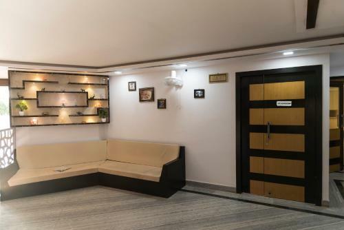 Rajhans Hotel & Resort