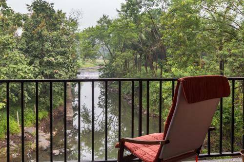 Villa Saffronstays Riverrock