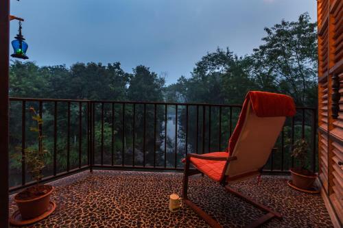 Villa Saffronstays Riverrock