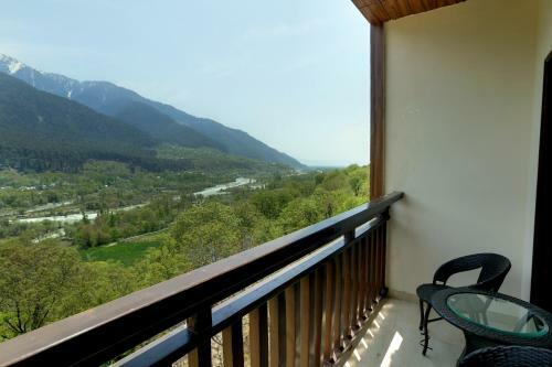 Hotel The Chinar Resort And Spa