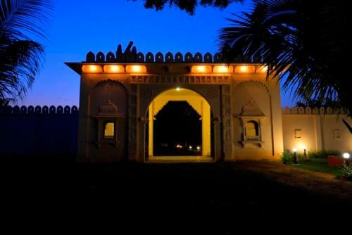 Hotel Champaner Heritage Resort