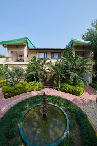 Hotel Acorn Hideaway Resort & Spa