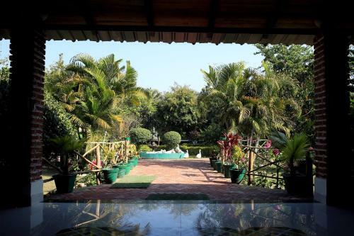 Hotel Acorn Hideaway Resort & Spa