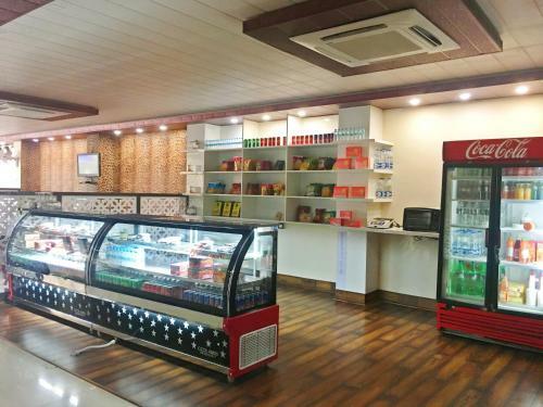 Hotel Genx Plaza Mughal Sarai