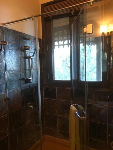 Hotel 7 Pines - " An English Retreat"