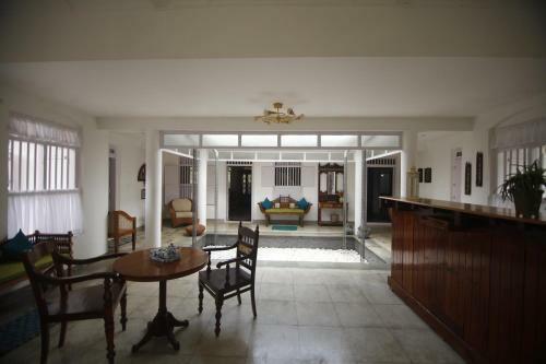 Teak Grove Country House