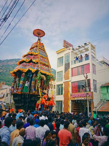Hotel Sri Sarvesha Residency