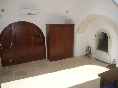Trull Of Paradise With Pool-white Ostuni-puglia