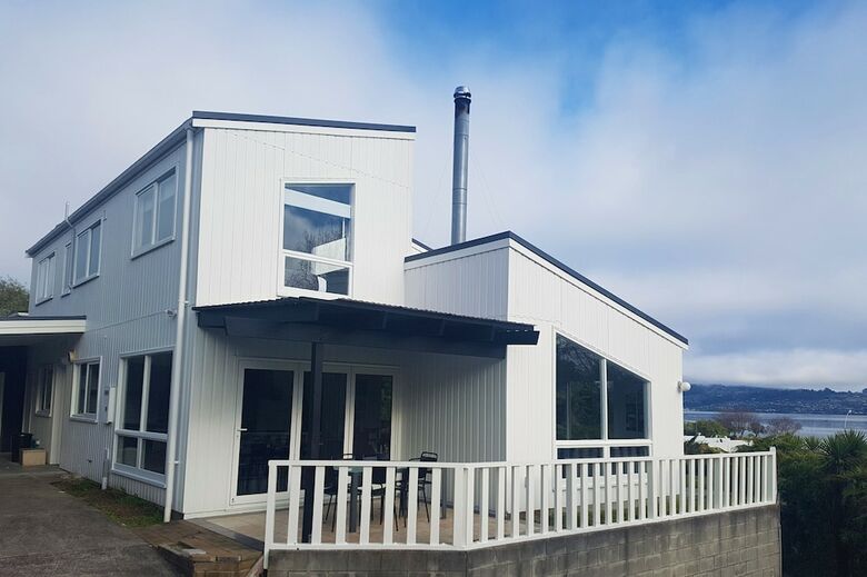Bayview Lake Taupo