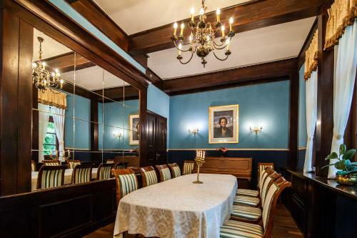 Hostal Pa?ac My?liwski W Antoninie