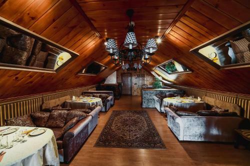 Hotel Restaurant Complex Podvorie