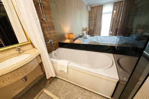Hotel Vnukovo Village
