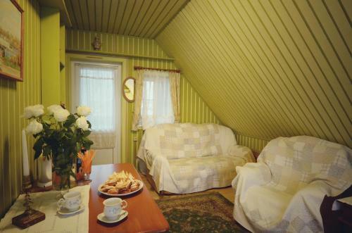Hostal Russko-frantsuzsky Hotel Chastny Vizit