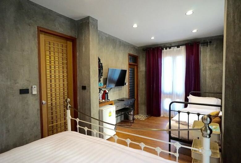Hotel House Of Passion Amphawa