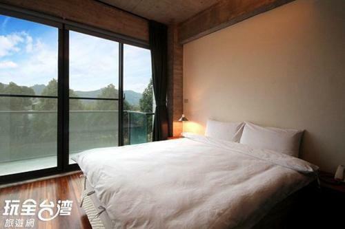 Erchuan Lakeside Cafe Guesthouse