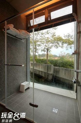 Erchuan Lakeside Cafe Guesthouse