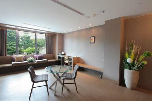 Imperial Dynasty Boutique Hotel