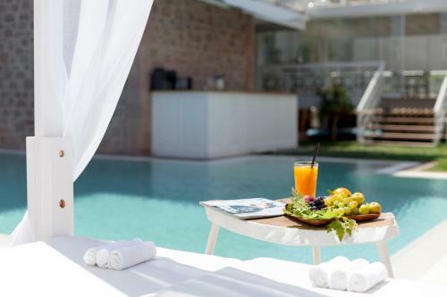 Cunda Pur Beyaz Hotel