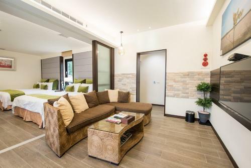 Shangri Longluan Lake One B&B