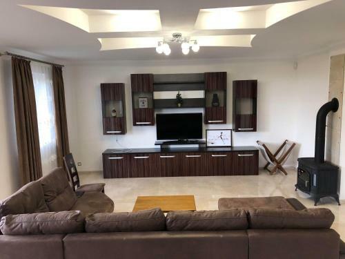 Villa Luxury House With Own Pool, Tenis, Billiards